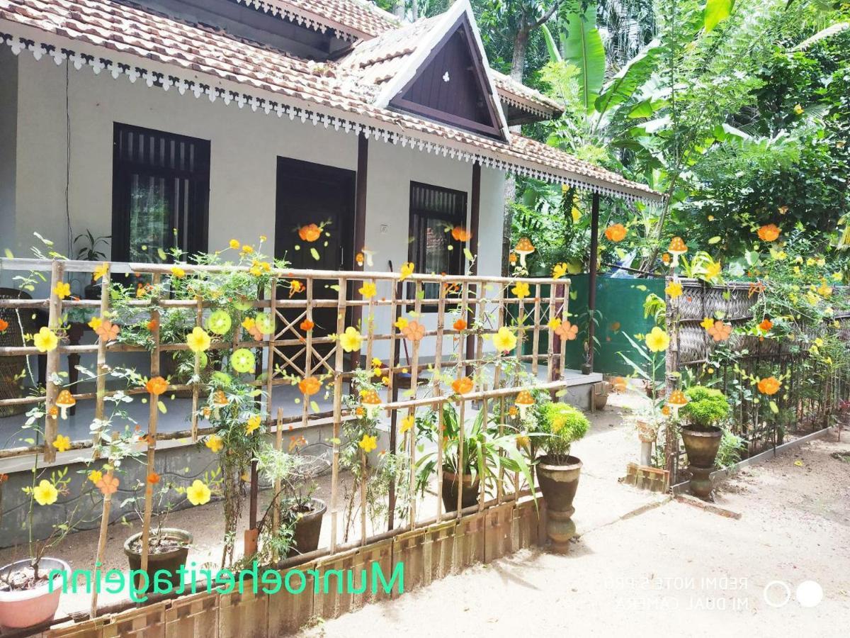 Munroe Heritage Inn Mundrothuruth Экстерьер фото